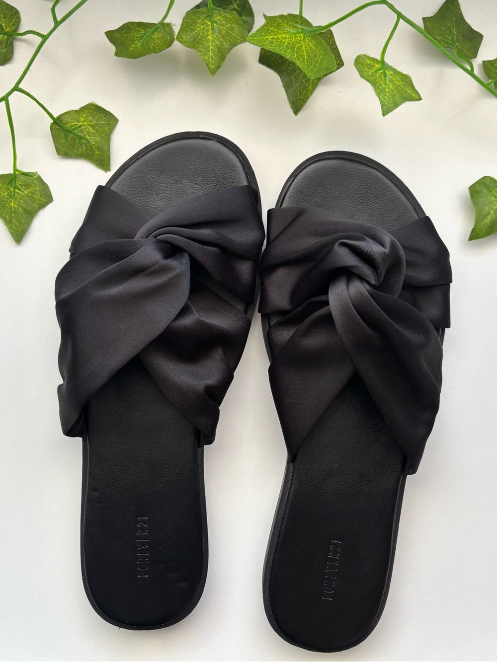 Forever 21 Black Satin Bow Twist Knot Flat Slide Sandals Women’s Size 7